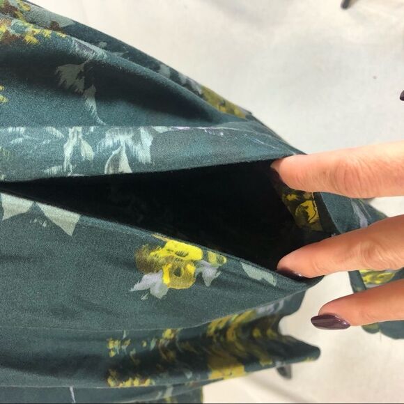 Closet London Fit and‎ Flare Cut Out Dress Size 4US - Picture 4 of 8